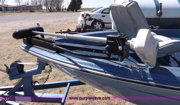 image for item H1955 1986 Ebb Tide Dyna Trac boat