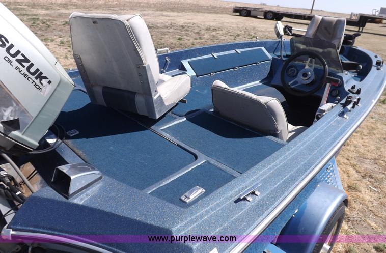 image for item H1955 1986 Ebb Tide Dyna Trac boat