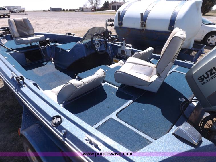 image for item H1955 1986 Ebb Tide Dyna Trac boat