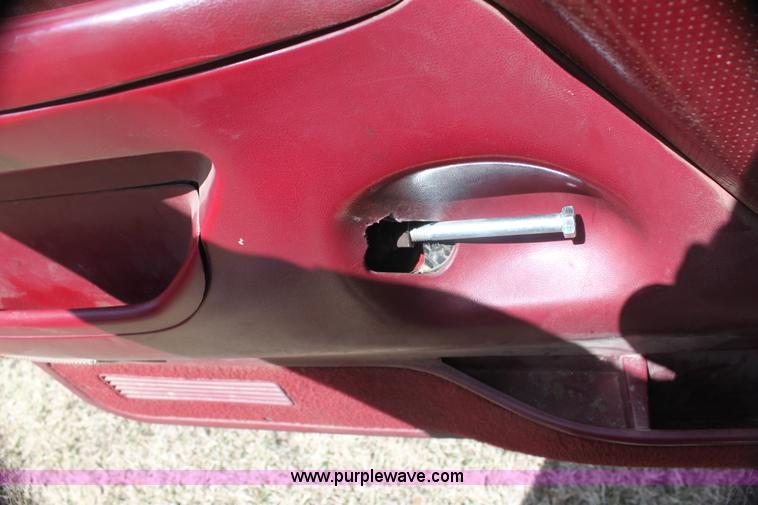 image for item H2214 1996 Ford F250 XLT bale bed truck