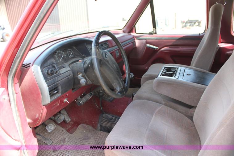 image for item H2214 1996 Ford F250 XLT bale bed truck