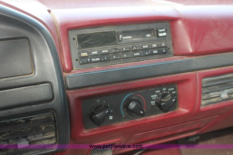 image for item H2214 1996 Ford F250 XLT bale bed truck