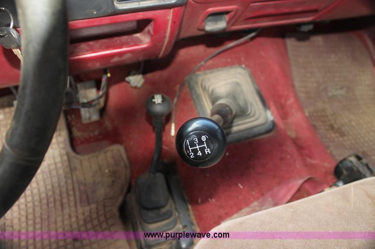 image for item H2214 1996 Ford F250 XLT bale bed truck