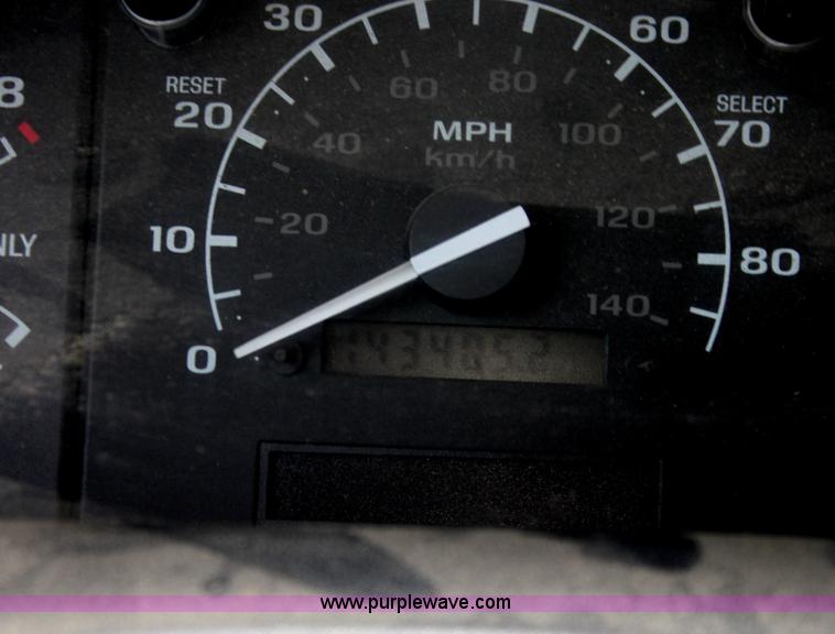 image for item H2214 1996 Ford F250 XLT bale bed truck