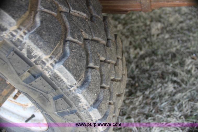 image for item H2214 1996 Ford F250 XLT bale bed truck