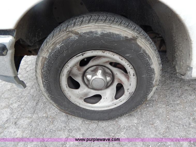 image for item H3472 1998 Ford F150 pickup truck