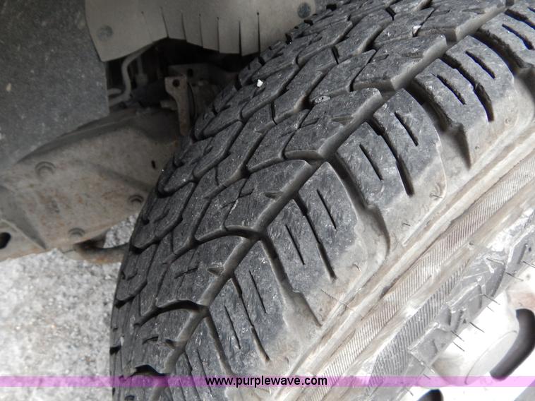 image for item H3472 1998 Ford F150 pickup truck