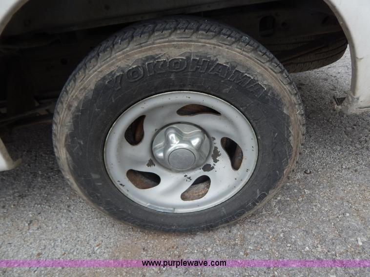 image for item H3472 1998 Ford F150 pickup truck