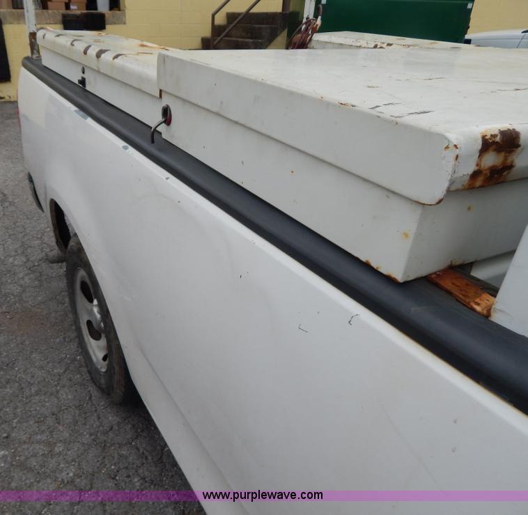 image for item H3472 1998 Ford F150 pickup truck