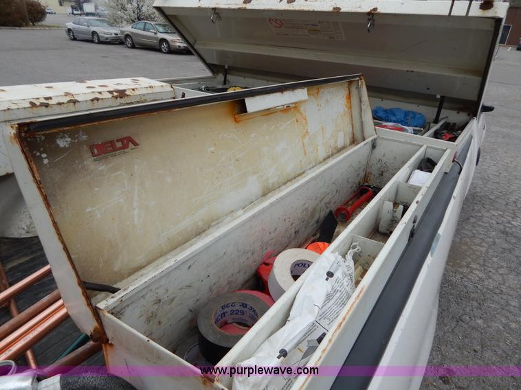 image for item H3472 1998 Ford F150 pickup truck