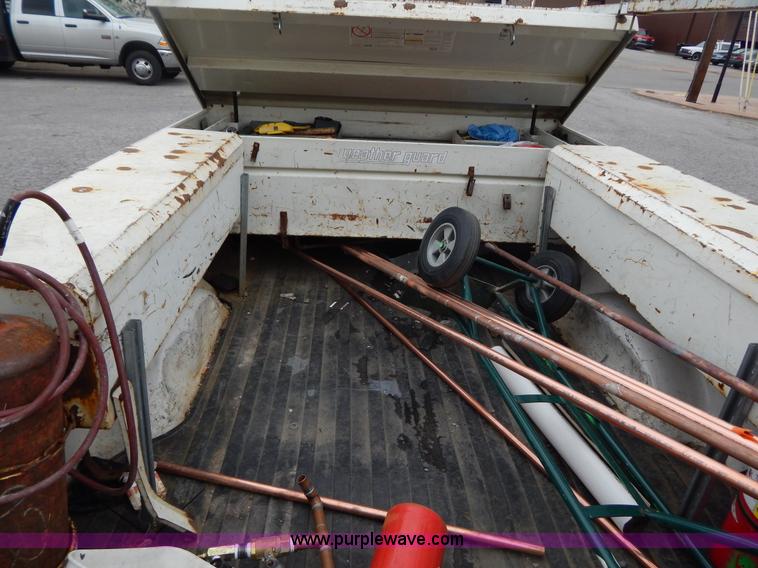 image for item H3472 1998 Ford F150 pickup truck