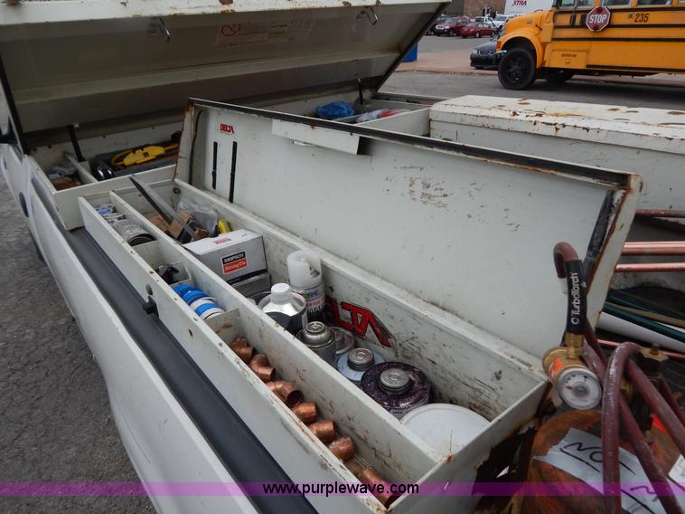 image for item H3472 1998 Ford F150 pickup truck