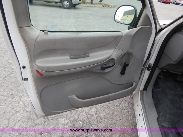 image for item H3472 1998 Ford F150 pickup truck