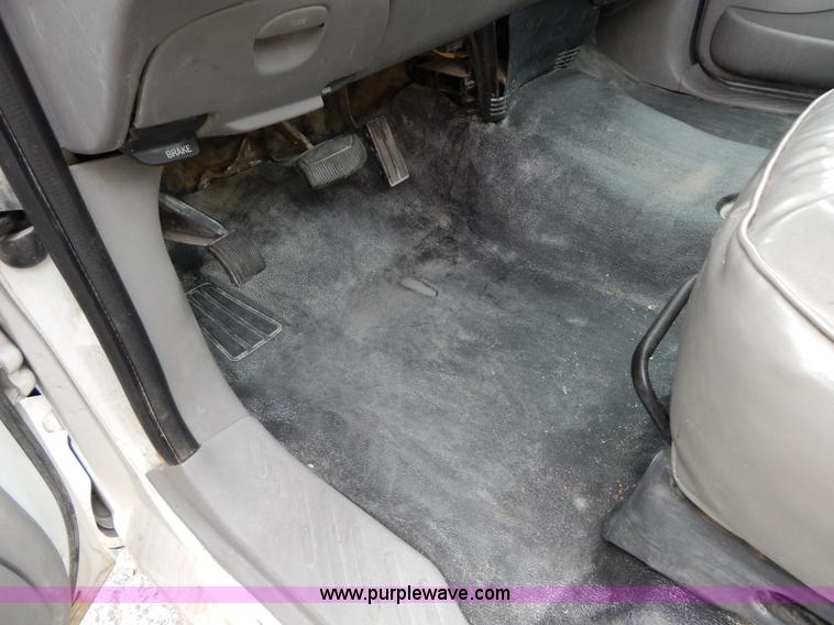 image for item H3472 1998 Ford F150 pickup truck