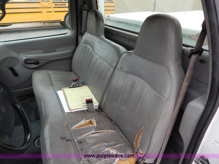 image for item H3472 1998 Ford F150 pickup truck