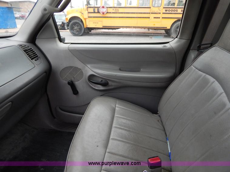 image for item H3472 1998 Ford F150 pickup truck