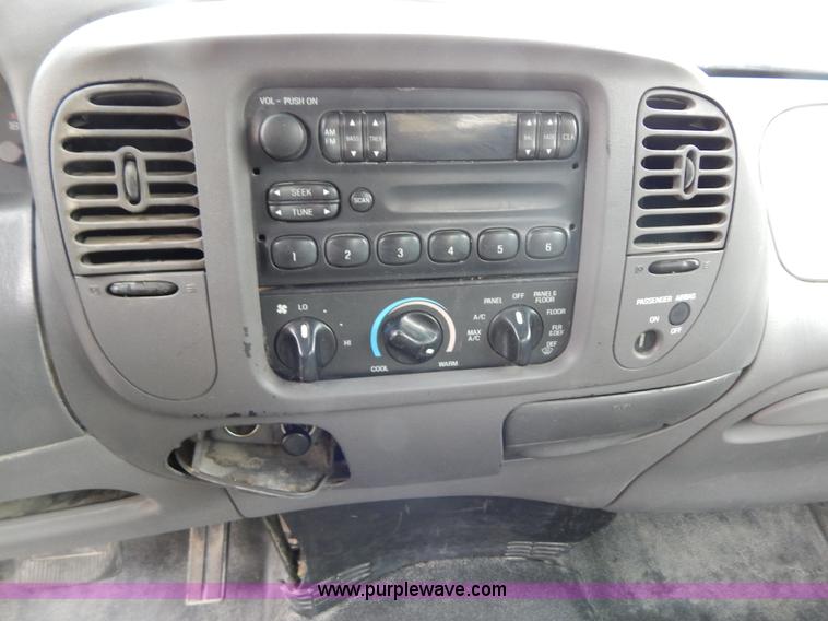 image for item H3472 1998 Ford F150 pickup truck