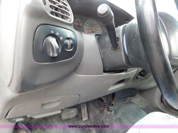 image for item H3472 1998 Ford F150 pickup truck