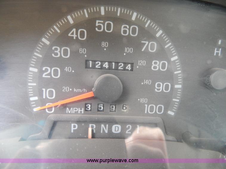 image for item H3472 1998 Ford F150 pickup truck