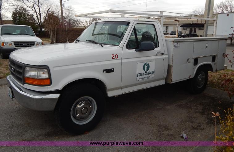 image for item H3473 1997 Ford F250 utility truck