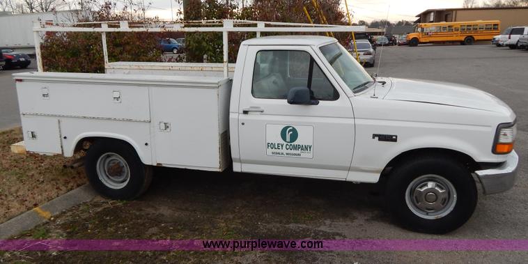 image for item H3473 1997 Ford F250 utility truck