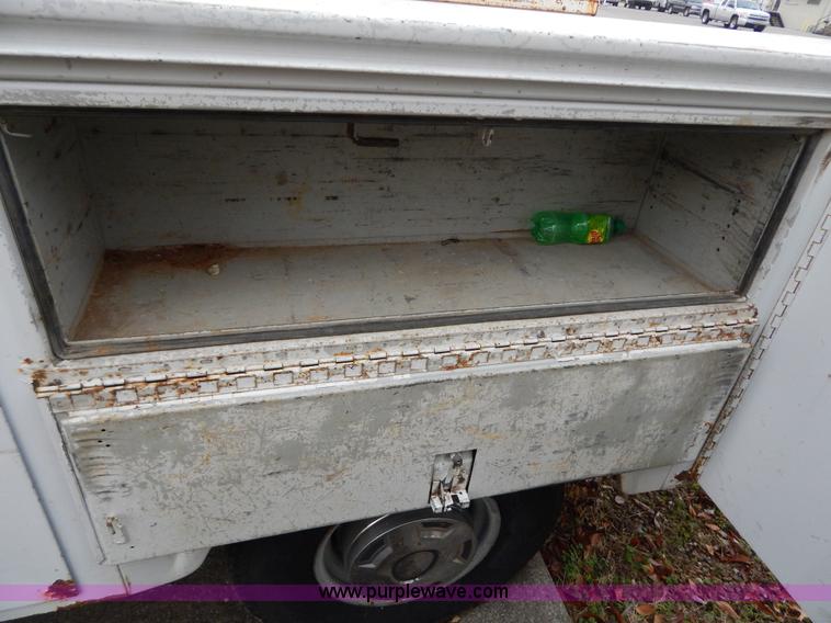 image for item H3473 1997 Ford F250 utility truck