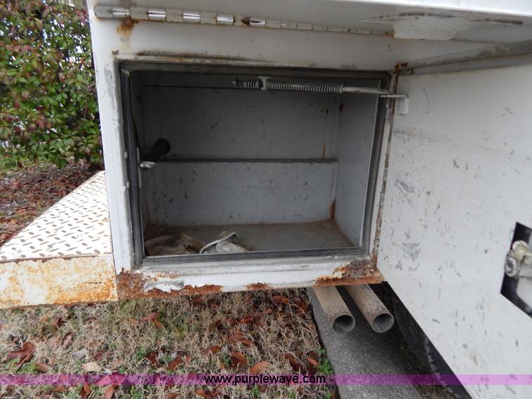 image for item H3473 1997 Ford F250 utility truck