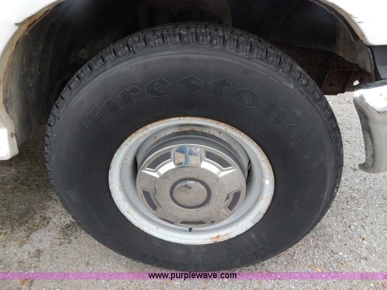 image for item H3473 1997 Ford F250 utility truck