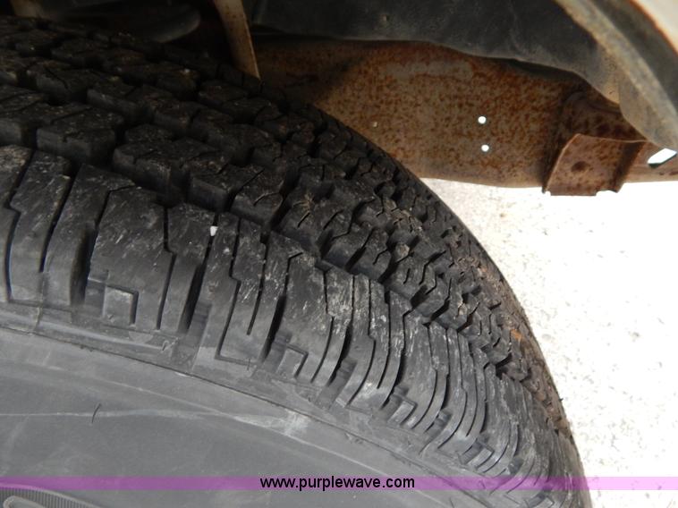 image for item H3473 1997 Ford F250 utility truck