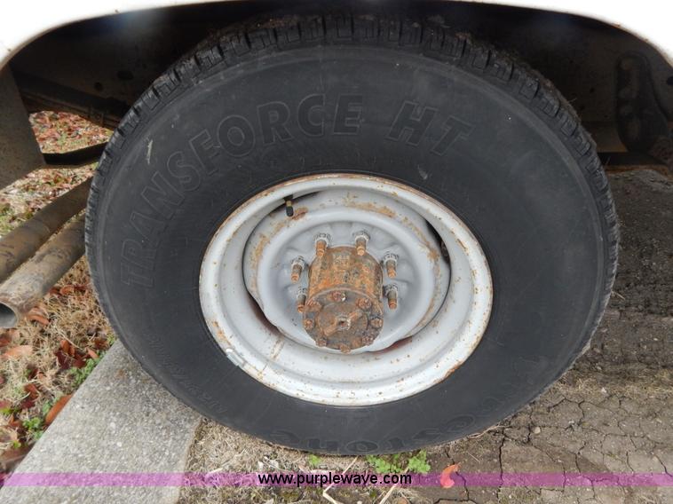 image for item H3473 1997 Ford F250 utility truck