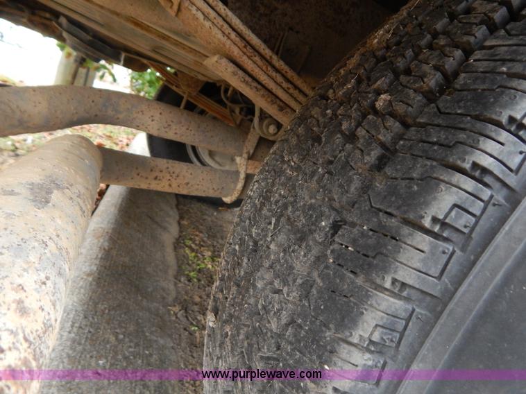 image for item H3473 1997 Ford F250 utility truck