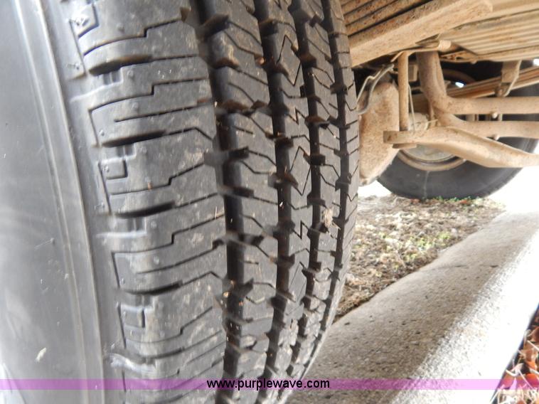 image for item H3473 1997 Ford F250 utility truck