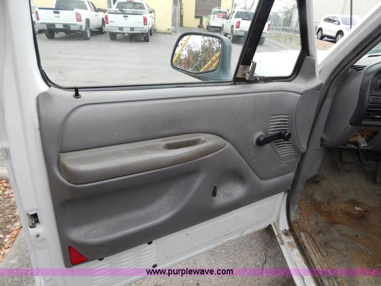 image for item H3473 1997 Ford F250 utility truck