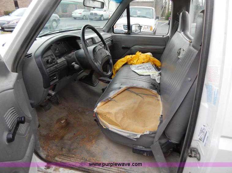 image for item H3473 1997 Ford F250 utility truck