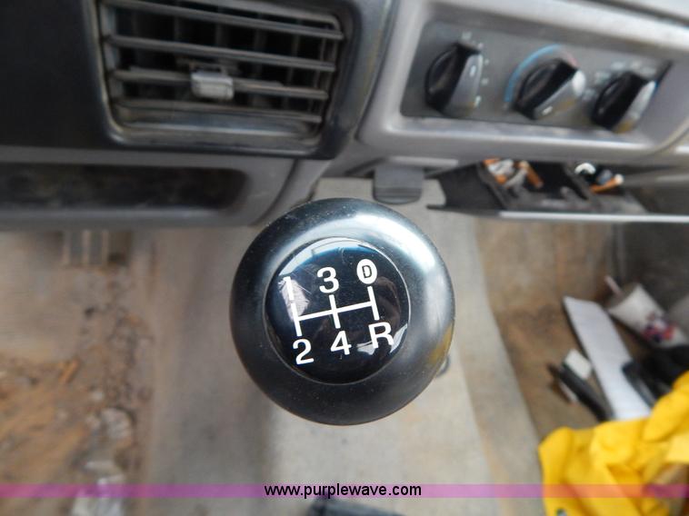 image for item H3473 1997 Ford F250 utility truck