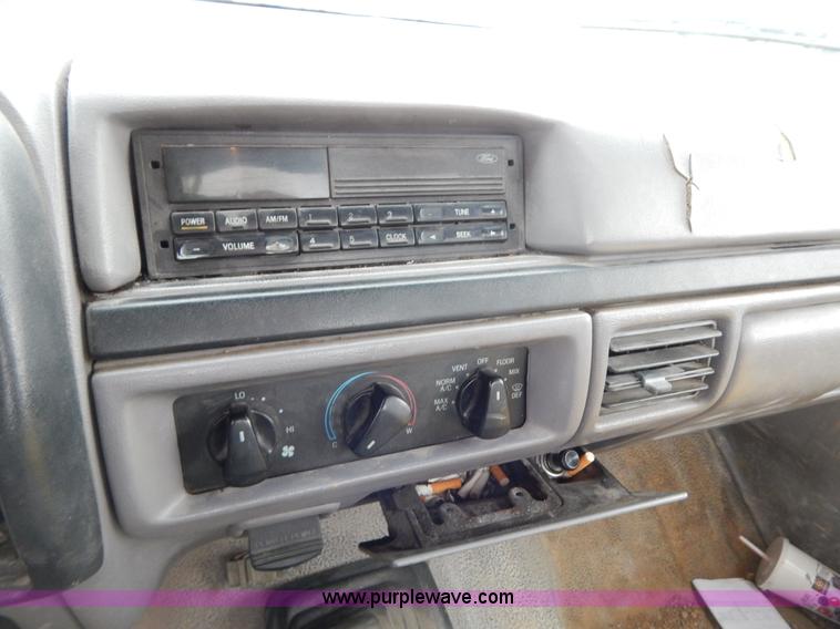 image for item H3473 1997 Ford F250 utility truck