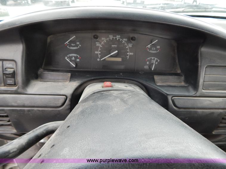 image for item H3473 1997 Ford F250 utility truck