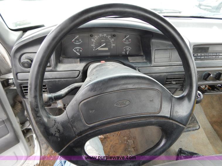 image for item H3473 1997 Ford F250 utility truck