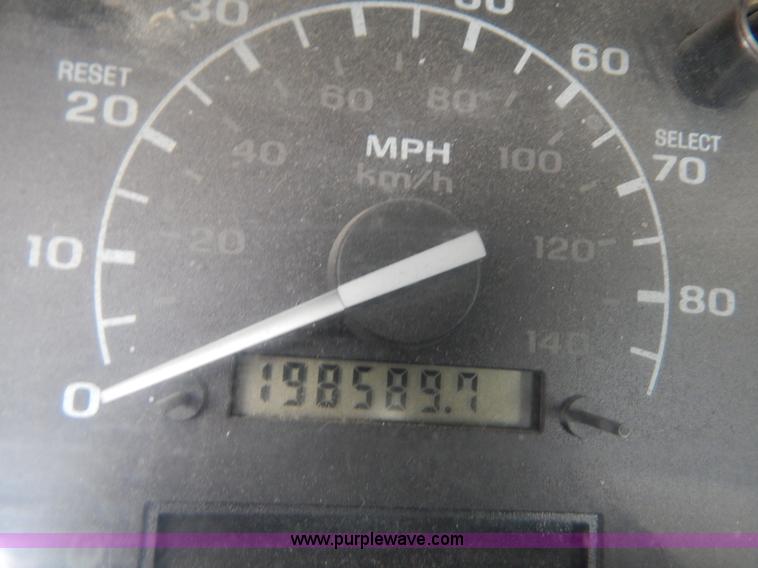 image for item H3473 1997 Ford F250 utility truck