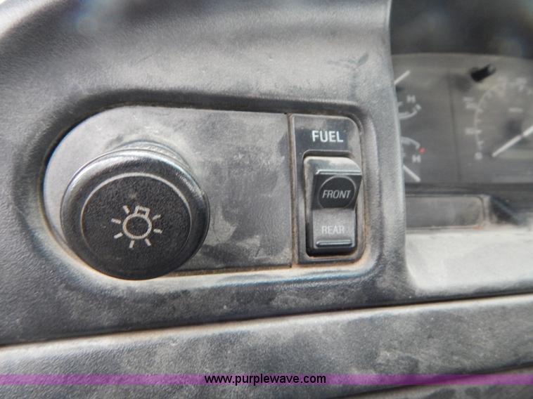 image for item H3473 1997 Ford F250 utility truck