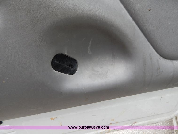 image for item H3473 1997 Ford F250 utility truck