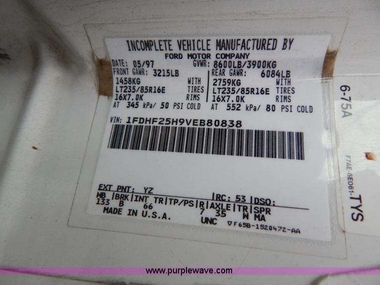 image for item H3473 1997 Ford F250 utility truck