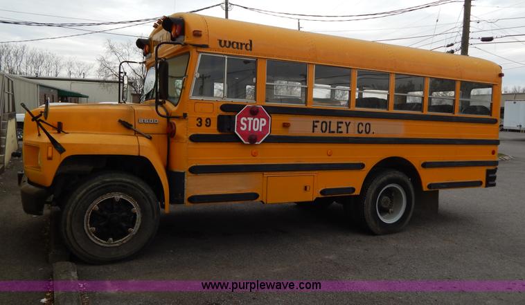 image for item H3474 1989 Ford B600 bus