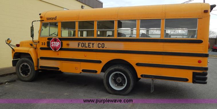 image for item H3474 1989 Ford B600 bus