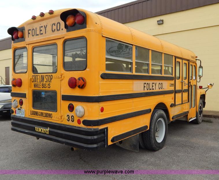 image for item H3474 1989 Ford B600 bus