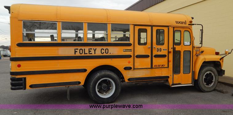 image for item H3474 1989 Ford B600 bus