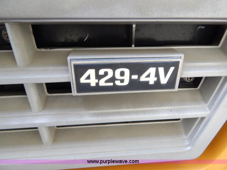 image for item H3474 1989 Ford B600 bus