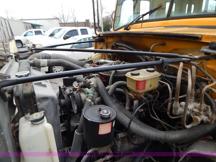 image for item H3474 1989 Ford B600 bus