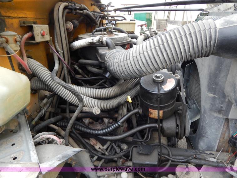 image for item H3474 1989 Ford B600 bus