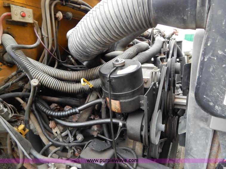 image for item H3474 1989 Ford B600 bus